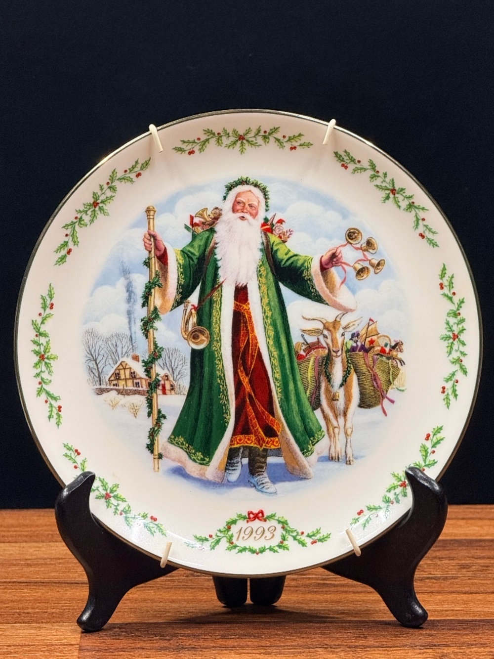 1993 LENOX COLLECTIONS “Father Christmas” Collector Plate #D0115